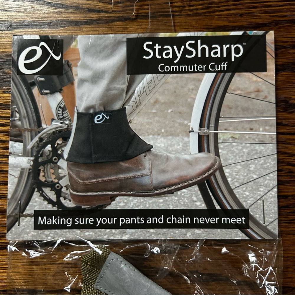 StaySharp Commuter Cuff in Khaki